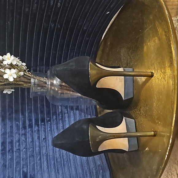 Shoes - Picture 4 of 5